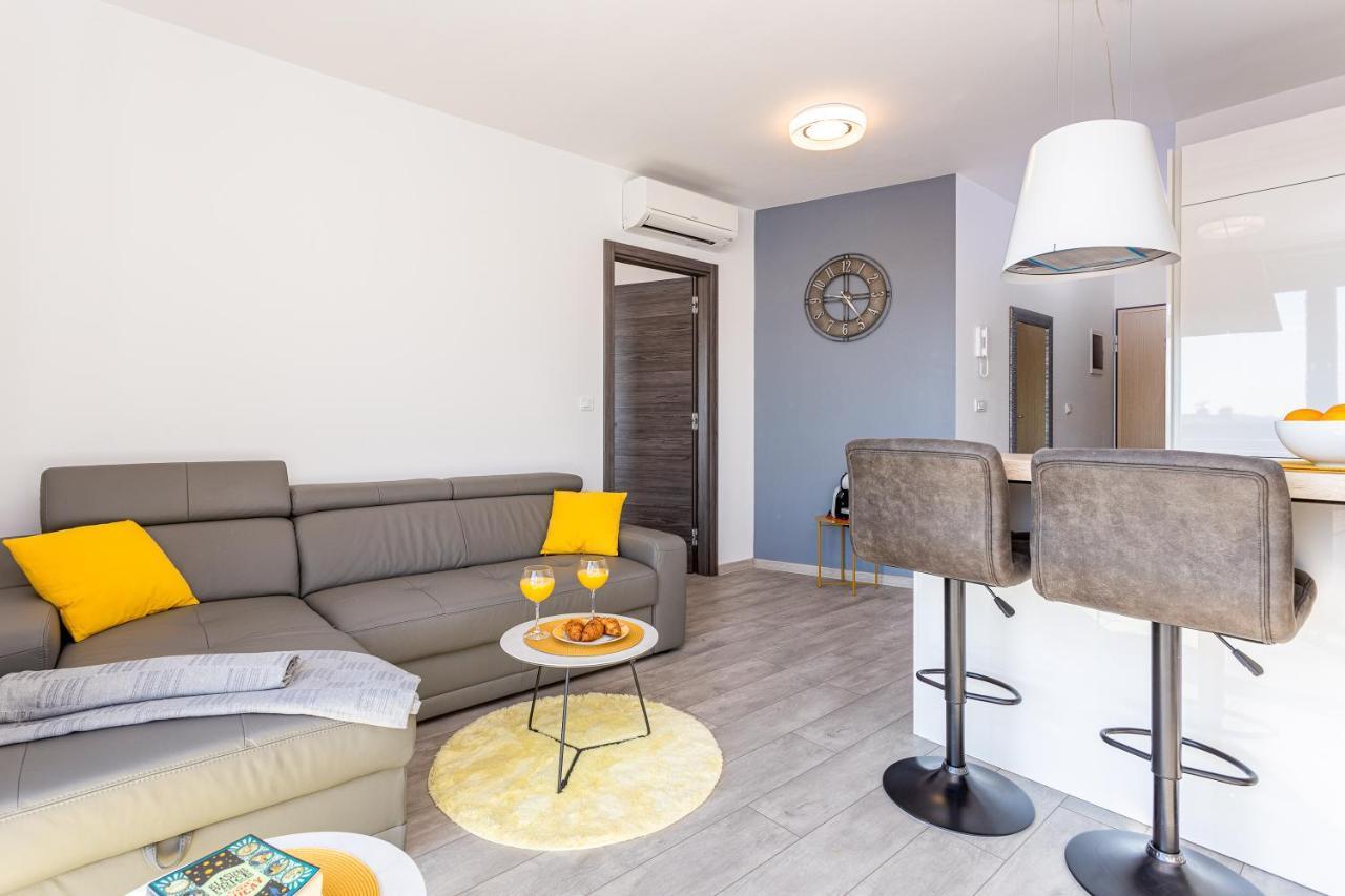 Apartment M****, New City Apartment + Parking PUY 외부 사진