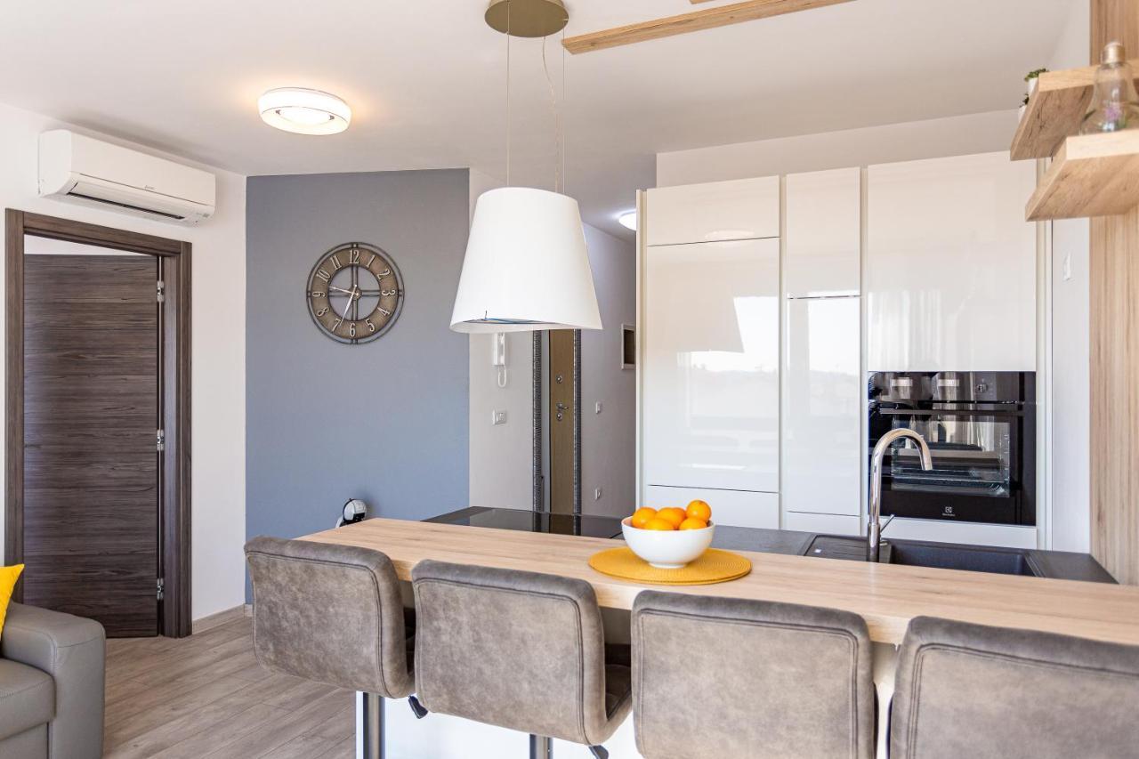 Apartment M****, New City Apartment + Parking PUY 외부 사진